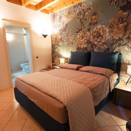 Appartamento La Piazzetta คาร์ปิ ภายนอก รูปภาพ