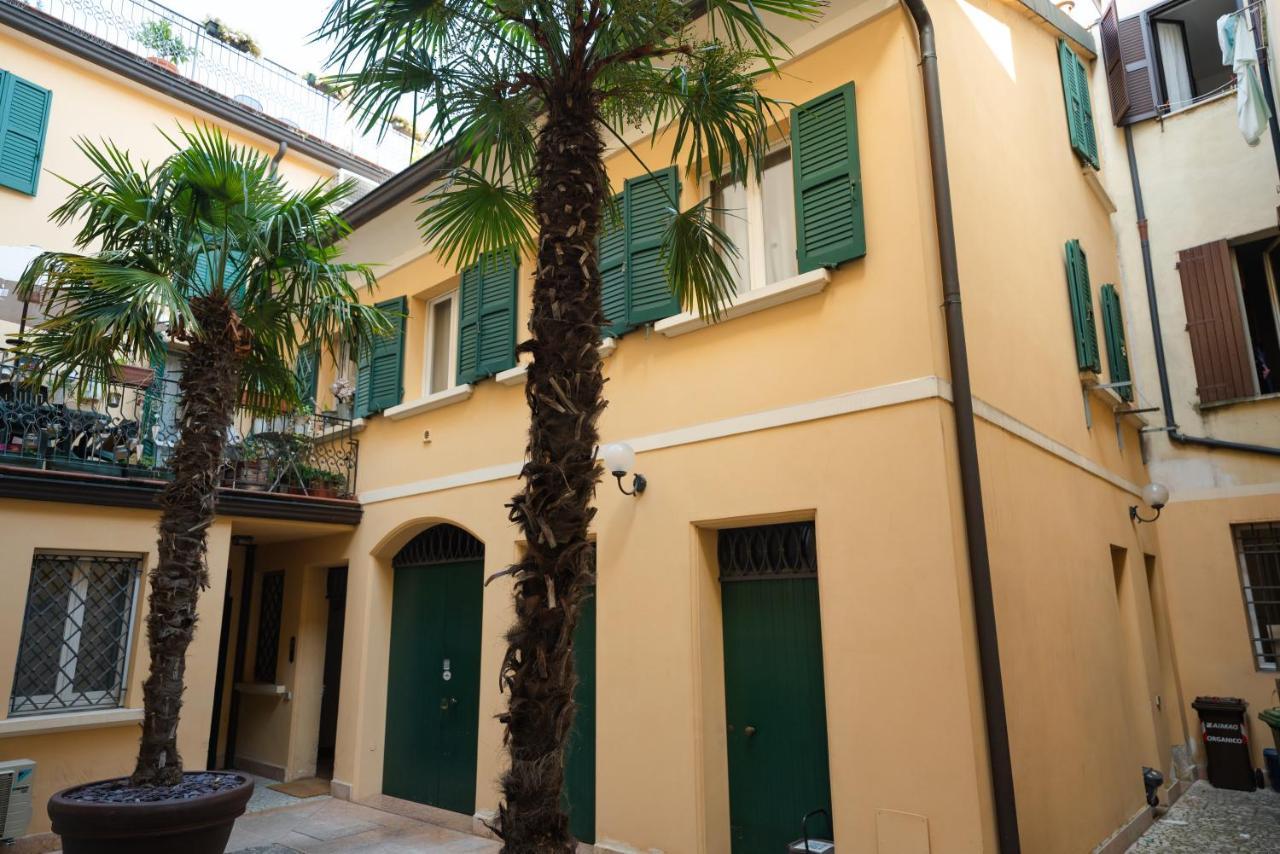Appartamento La Piazzetta คาร์ปิ ภายนอก รูปภาพ